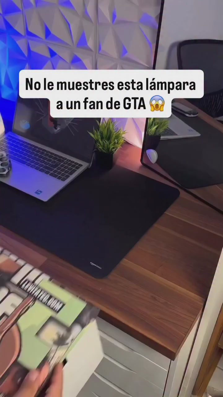 Video: lámpara de billetes con luz ambiente en un cuarto gamer
